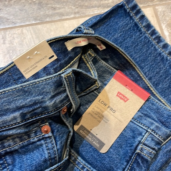 🆕 Levi’s Low Pro Women’s Jeans - Picture 8 of 13